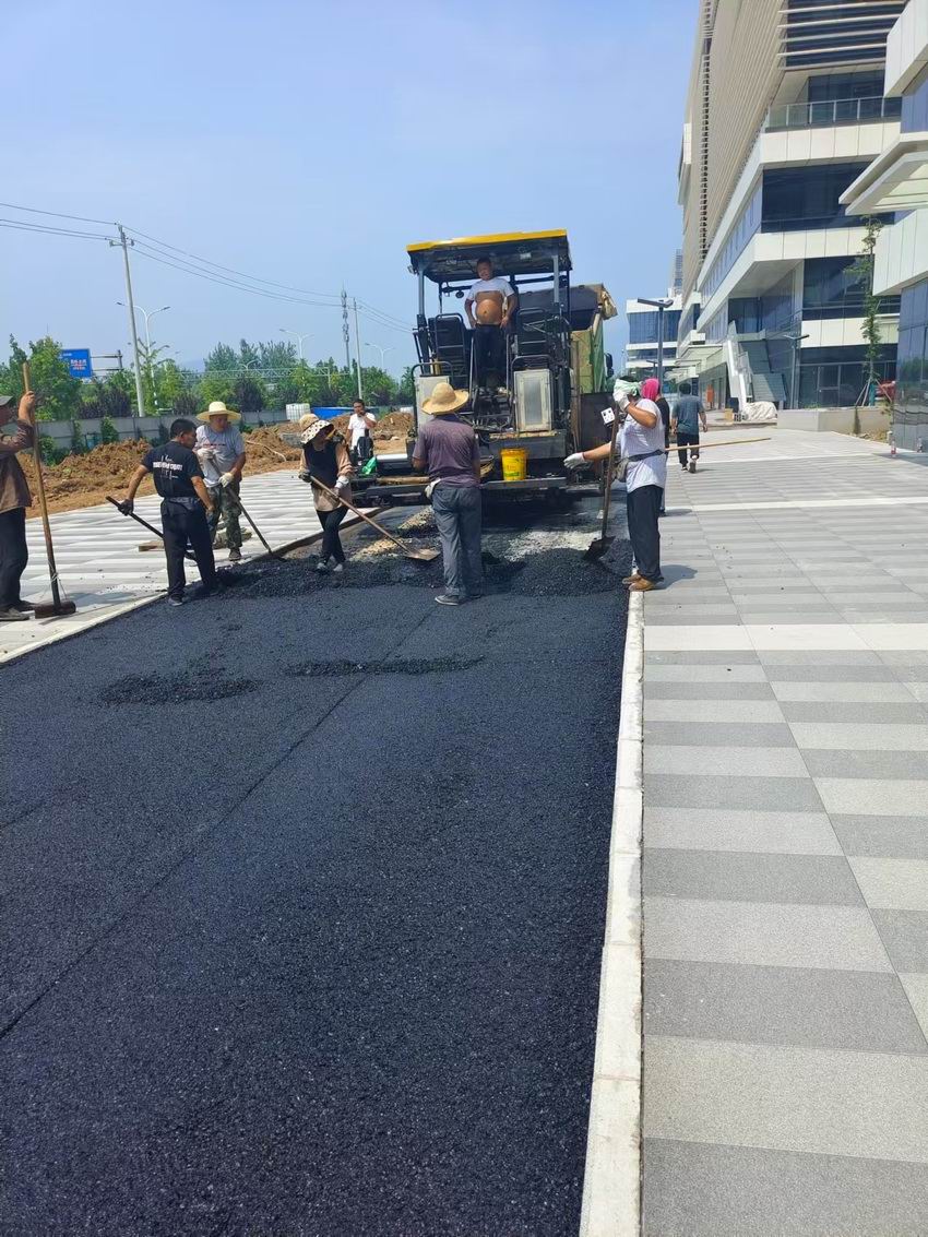沥青道路施工
