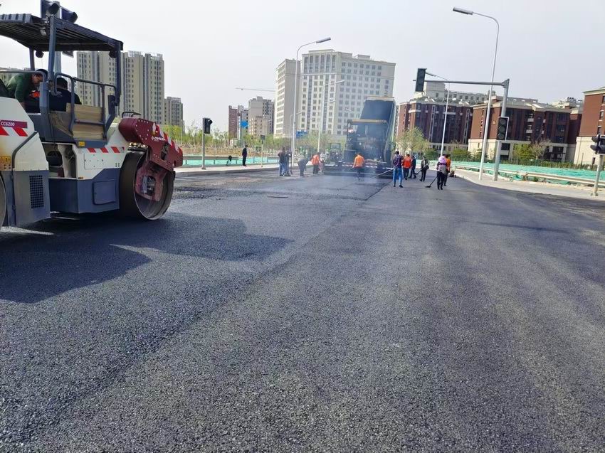 沥青道路施工