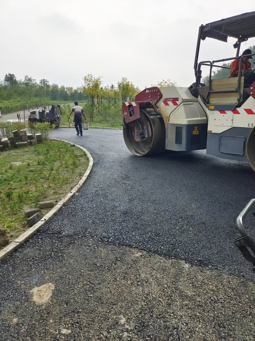 沥青道路施工