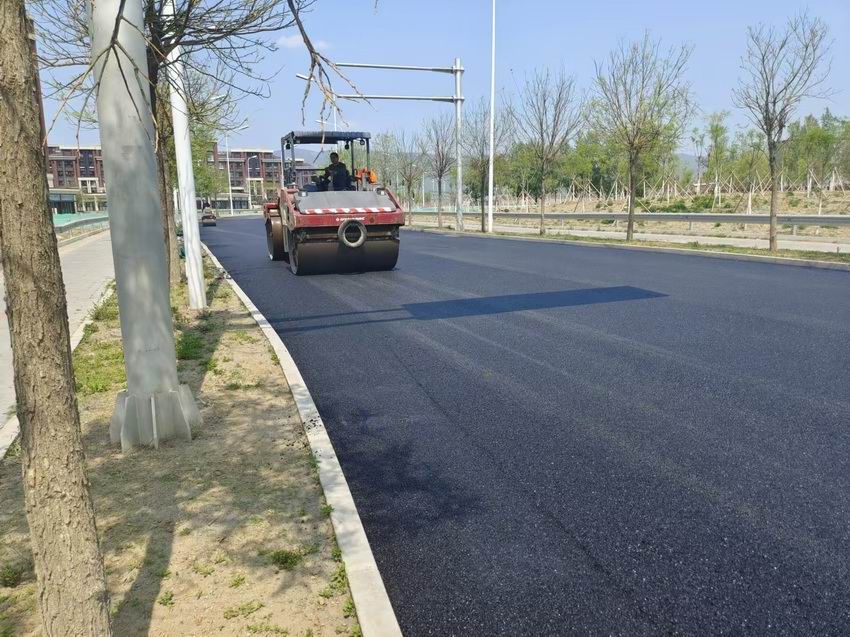 沥青道路施工