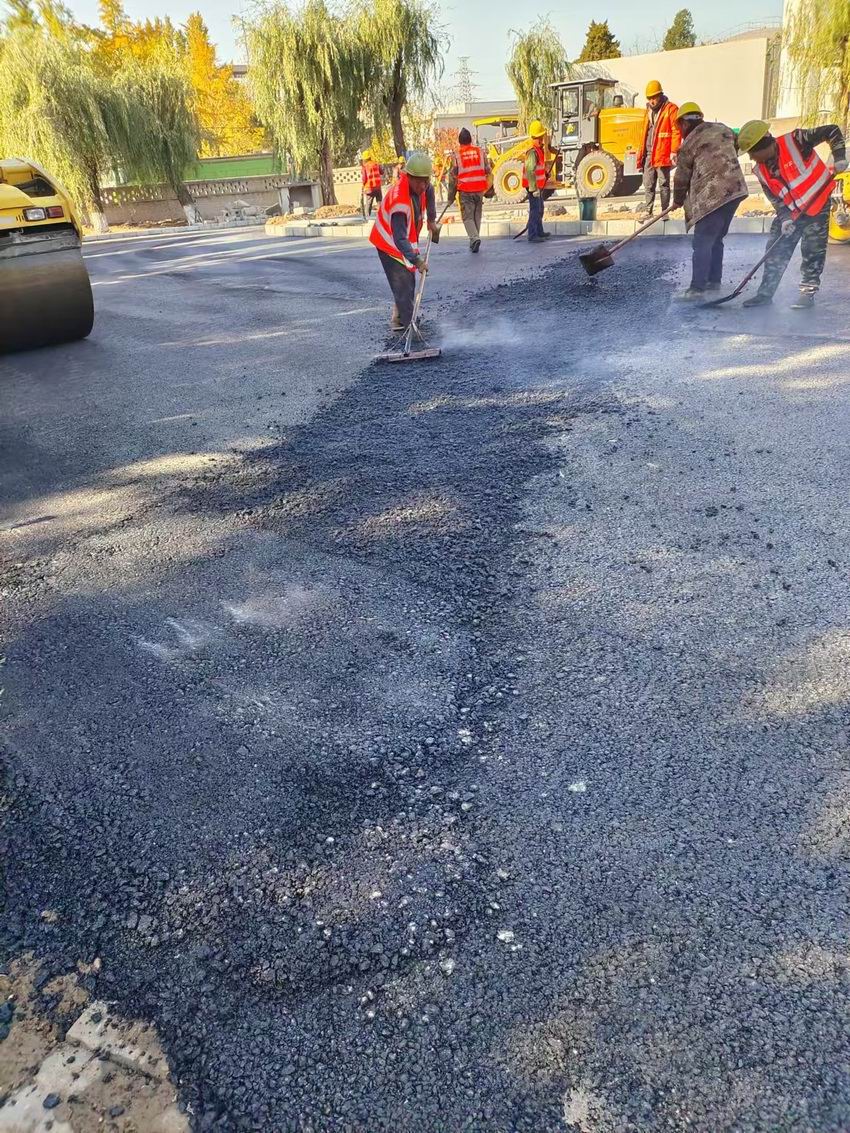 沥青道路施工
