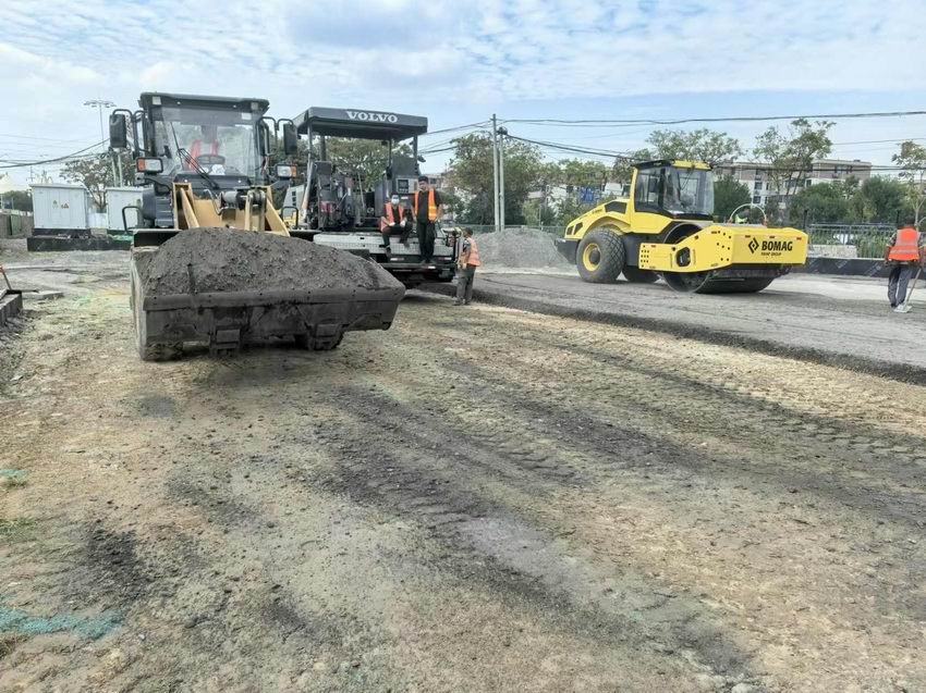 沥青道路施工