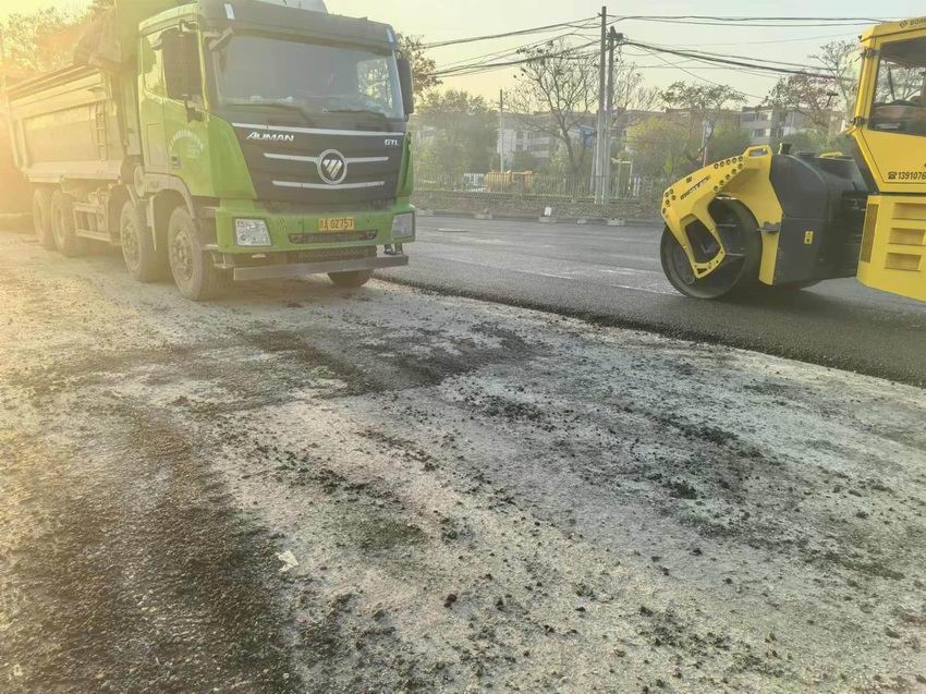 沥青道路施工
