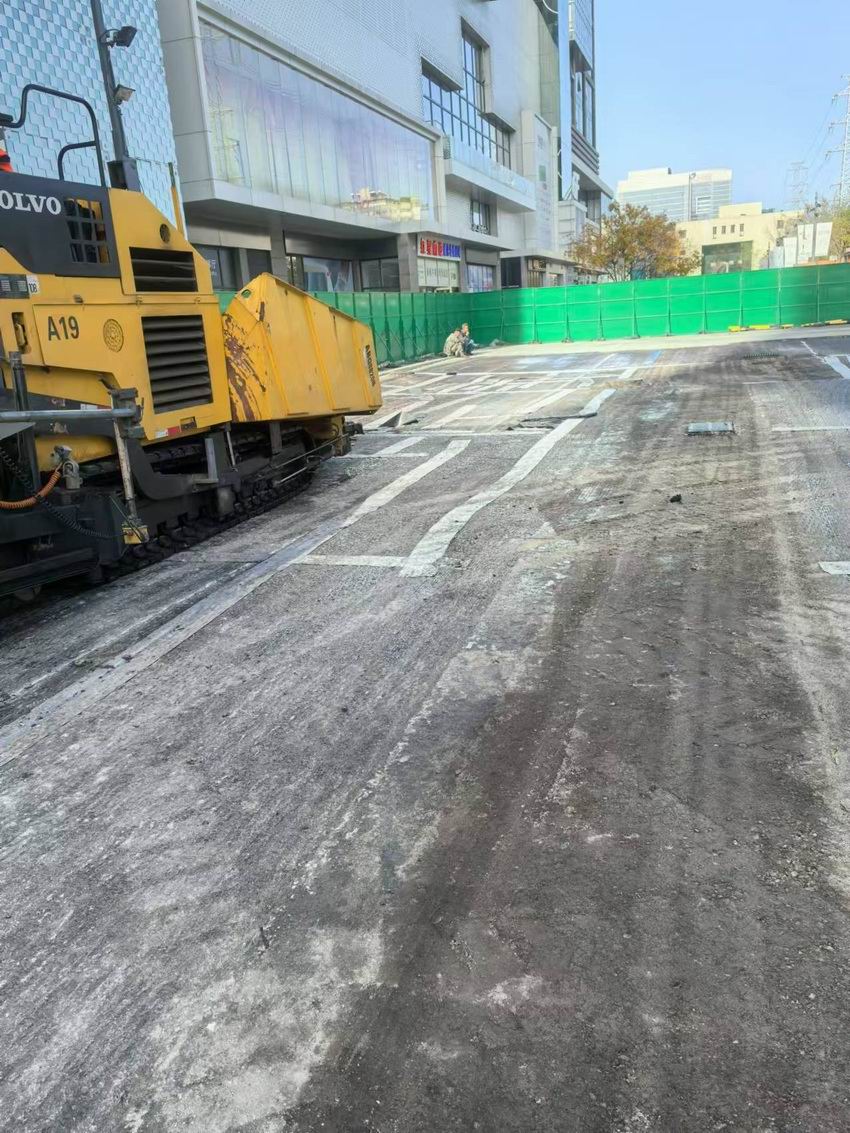 沥青道路施工