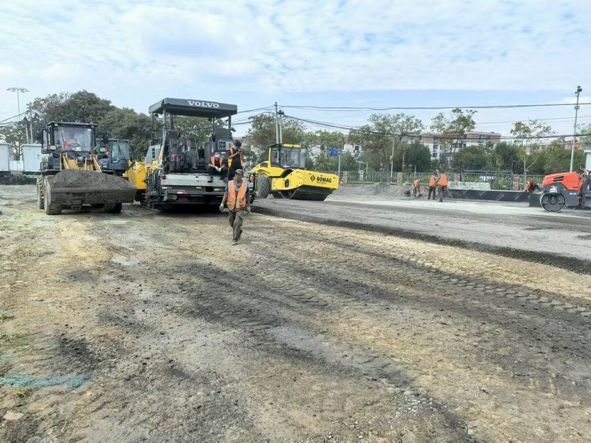 沥青道路施工