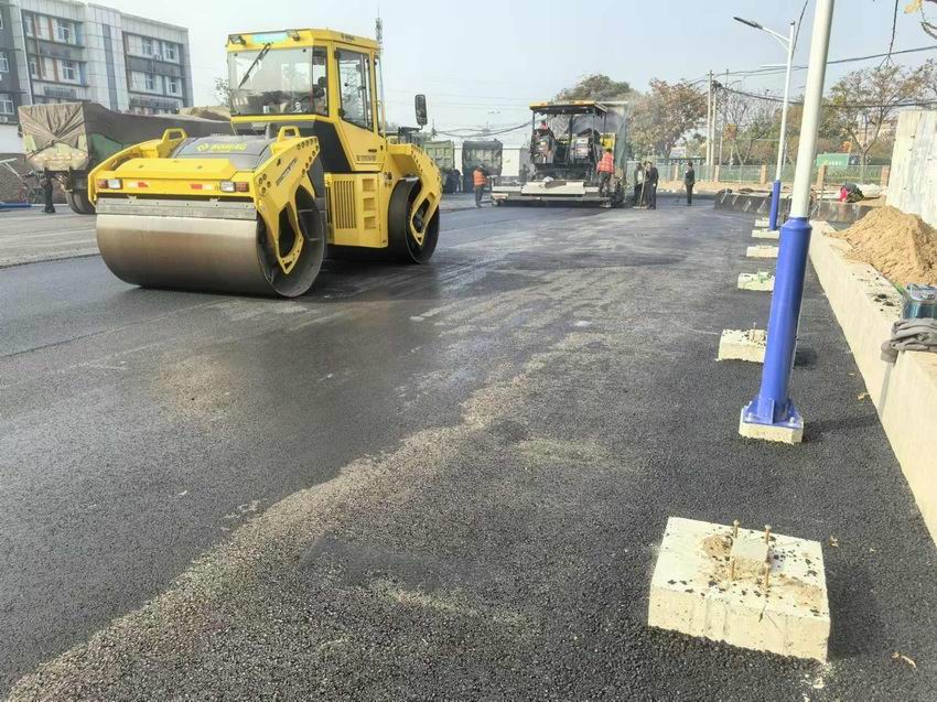 沥青道路施工