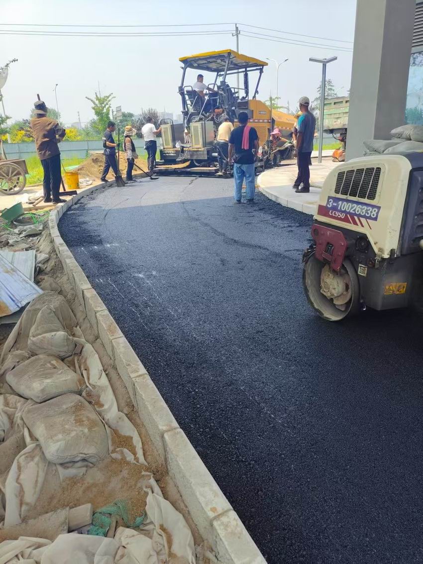 沥青道路施工