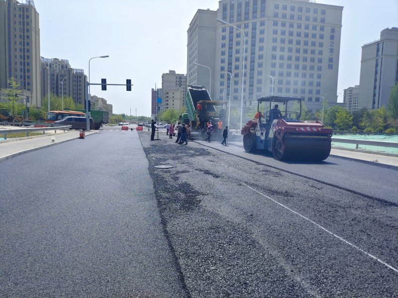 通州区玉桥梨园中街路面施工